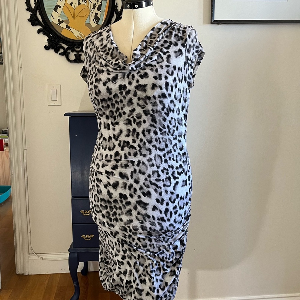 Stretchy grey leopard dress
